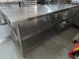 Industrikøkkenbord med 2 eksta hylder