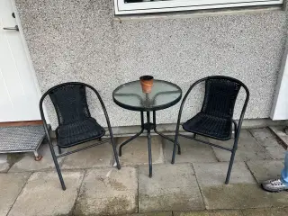 Have sæt- stole og bord