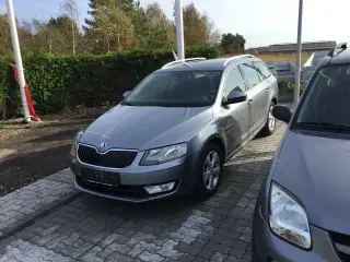 Skoda octavia combi 1,4tsi140hk st.car 