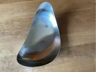 Smukt Georg Jensen fad i rustfrit stål