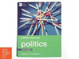 Politics af Andrew Heywood (Bog)