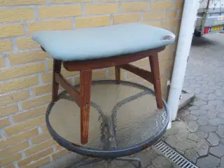 1 stk Retro Fodskammel med stof