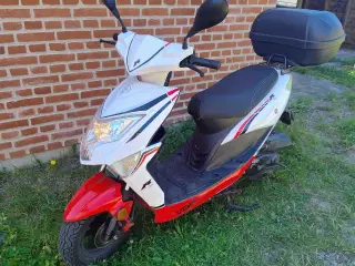 VGA explore 30 knallert 
