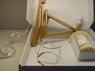 NY Le Klint sakselampe lys eg - sender gerne