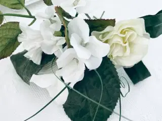 Kunstig blomster på stilk til dekoration og hobby 