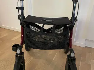 Solid TAIMA rollator. Store luftfyldte hjul.