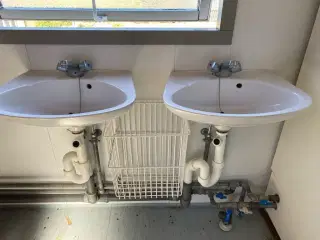 Frithængende pircelæns håndvask