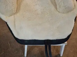 Christ Iberica lammeskindssadel