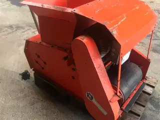- - - Kornkaster, fabrikat Videbæk Maskinfabrik