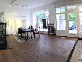 Eksklusive lokaler på Strandvejen i Klampenborg.