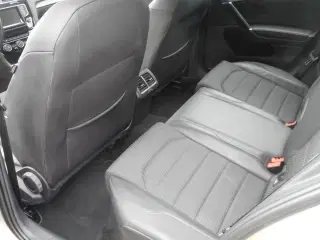 VW Golf VII 1,6 TDi 105 Highline Variant DSG BMT