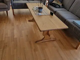 Sofabord i eg
