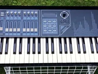 Sælger CME Synthesizer UF6 med Waldorf Nano modul