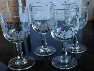 4 stk. ERINDRINGS GLAS - ( SAMLET PRIS !) - 