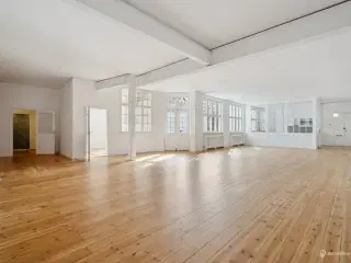 Flot kontor i Latinerkvarteret.