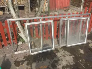 Rustfast vinduesramme med vinduer