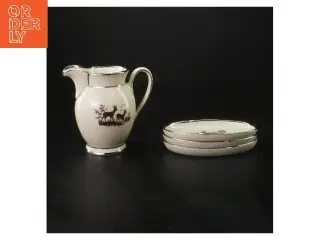 Flødekande og tallerkener med dyremotiv fra Kjøbenshavn Porcellains Maleri (str. 12x7,5 og 12x7 cm)