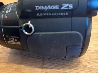 Minolta DiMAGE Z5