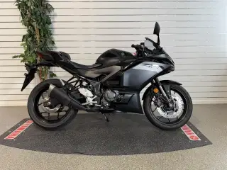Yamaha YZF-R3 ABS