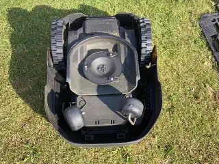 Robot Plæneklipper. Landxcape LX835.