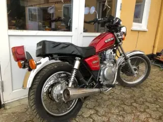 Suzuki GN 250 Custom