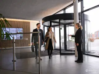 Velkommen til Kontorhus Lautruphøj - et præsentabelt ydre og indre