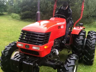 ONJ 435 traktor 4wd