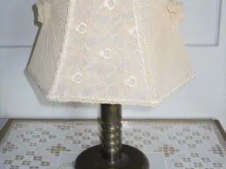 FLOT Bordlampe i messing mrk. VITRIKA.