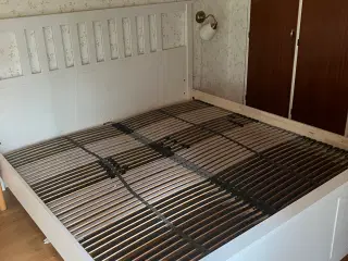 Hemnes dobbeltseng