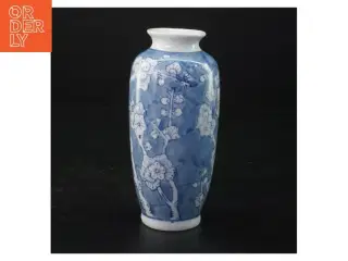 Blå og hvid porcelænsvase (str. 15 x 7 cm)