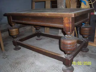 Kakkel bord