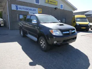 Toyota HiLux 2,5 D-4D 120 Ex.Kab 4x4 SR5