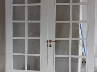Fransk dobbelt dør med glas.