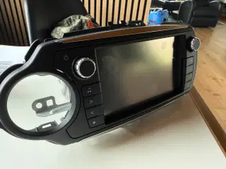 toyota yaris radio 