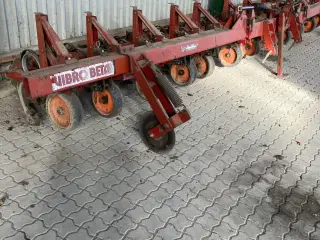 12 Rækket Kongskilde Radrenser hydraulisk opklap