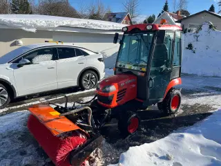 Kubota 2350 med kost