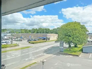 Kontorlejemål med fremragende placering - i alt 130 kvm