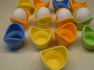 Tupperware æggebægre - sender gerne