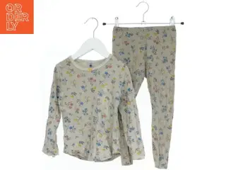 Blomsterprint pyjamas sæt fra Petit Bateau (str. 104)