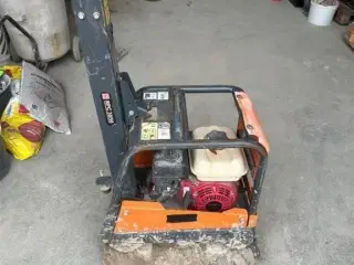- - - Plade vibrator