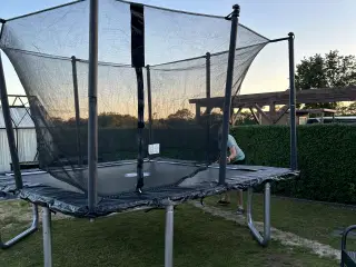 Trampolin købt i juli 24