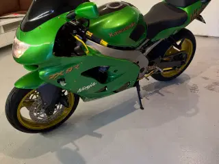 Kawasaki zx9r ninja