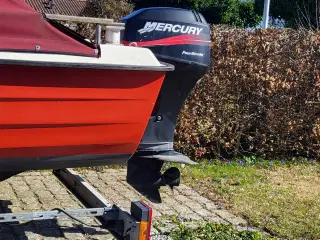 Motorbåd
