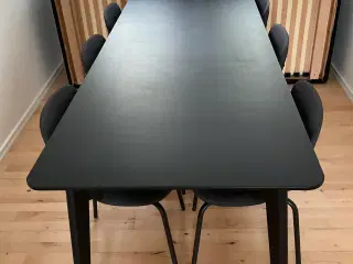 Spisebord med eller uden stole.