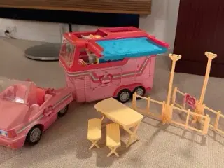 Hestetrailer med tilbehør - Hestestald medfølger