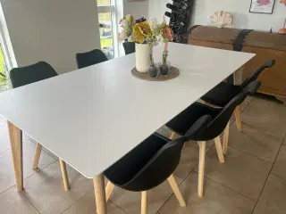 ILVA spisebord + 6 stole + plader