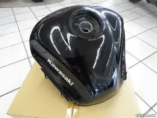 Tank, Kawasaki Ninja 1000SX
