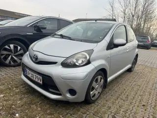 Tyota Aygo 1.0 (2013) model