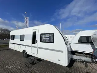 2022 - Adria Adora 613 UL Adria Adora 613 UL årgang 2022 5 sovepladser, 6 siddepladser Isabella Penta fortelt 3,5 m. Dørmarkise til Penta SÆLGES FOR KUNDE