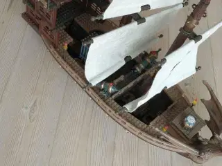 Sørøverskib i Lego efterligning